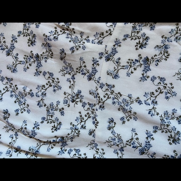 NWOT Puff-Sleeve Printed Tee - Picture 8 of 8